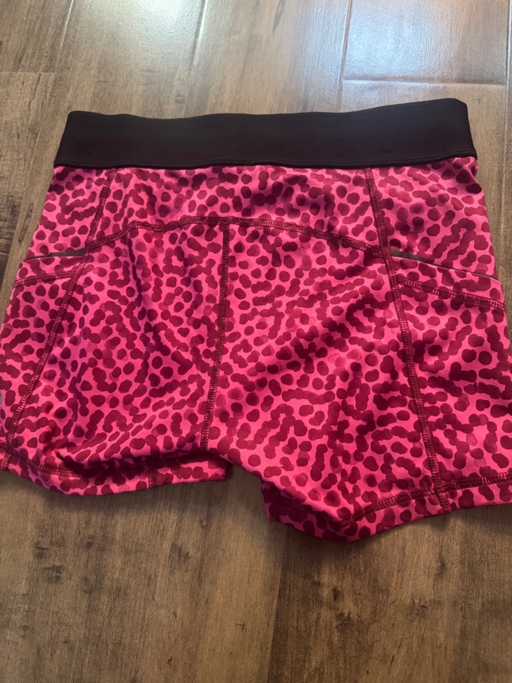 Lululemon Speed Shorts Pink Leopard Print Sz 6 Discontinued 2014 - Picture 6 of 8